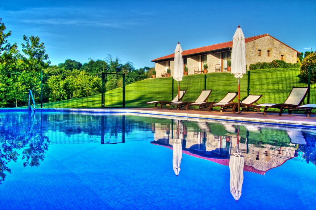 Piscina del Hotel Palación de Toñanes